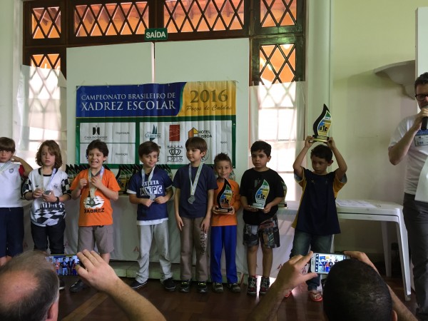 Equipe de Penha disputa o Campeonato Brasileiro de Xadrez Escolar - MZL10